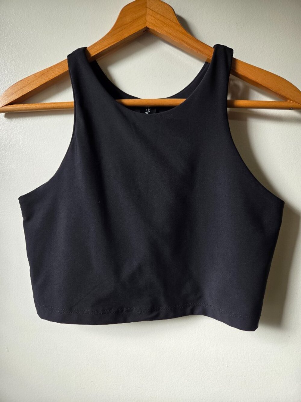 EUC SAVVI BLACK CROPPED TANK WORKOUT SIZE LARGE